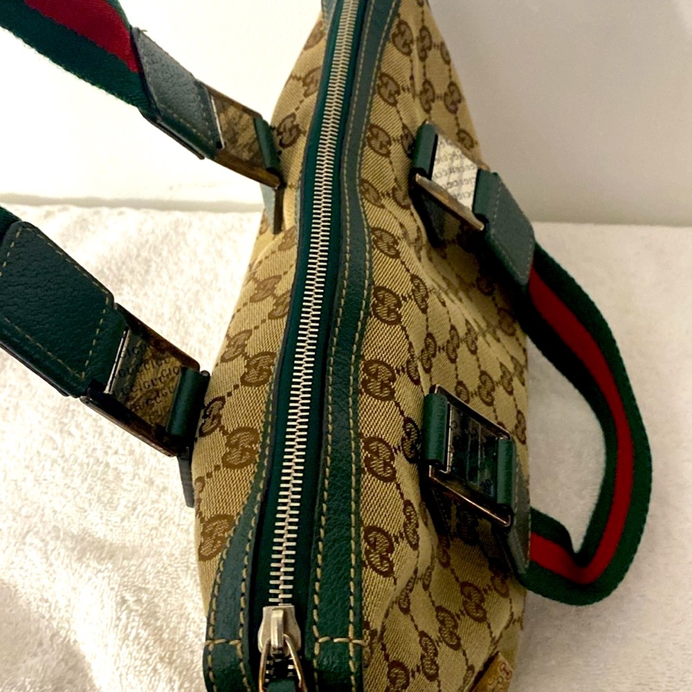 #22. Authentic Gucci canvas shortly line bag - Picture 5 of 16